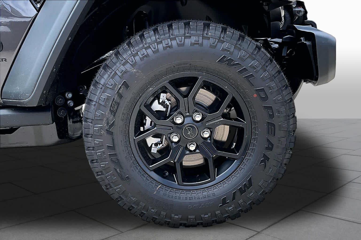 New 2026 Granite Crystal Metallic Clear-Coat Exterior Paint Jeep Willys image 12