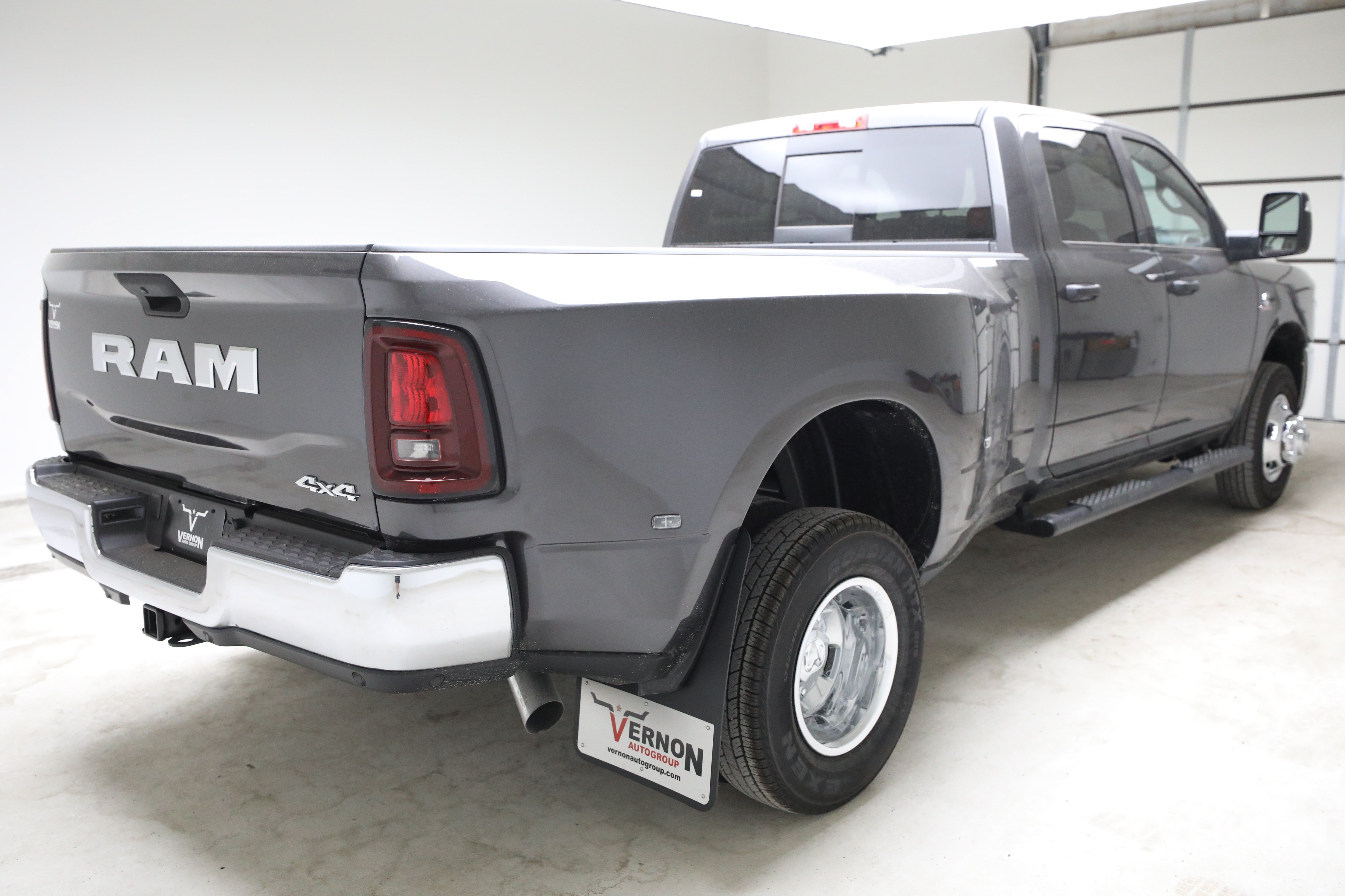 New 2026 Granite Crystal Metallic Clearcoat Ram N image 5