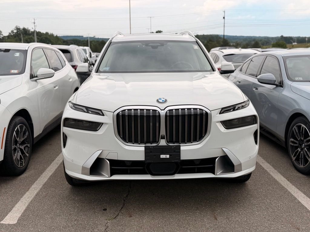 Certified Used 2024 Alpine White BMW xDrive40i image 2
