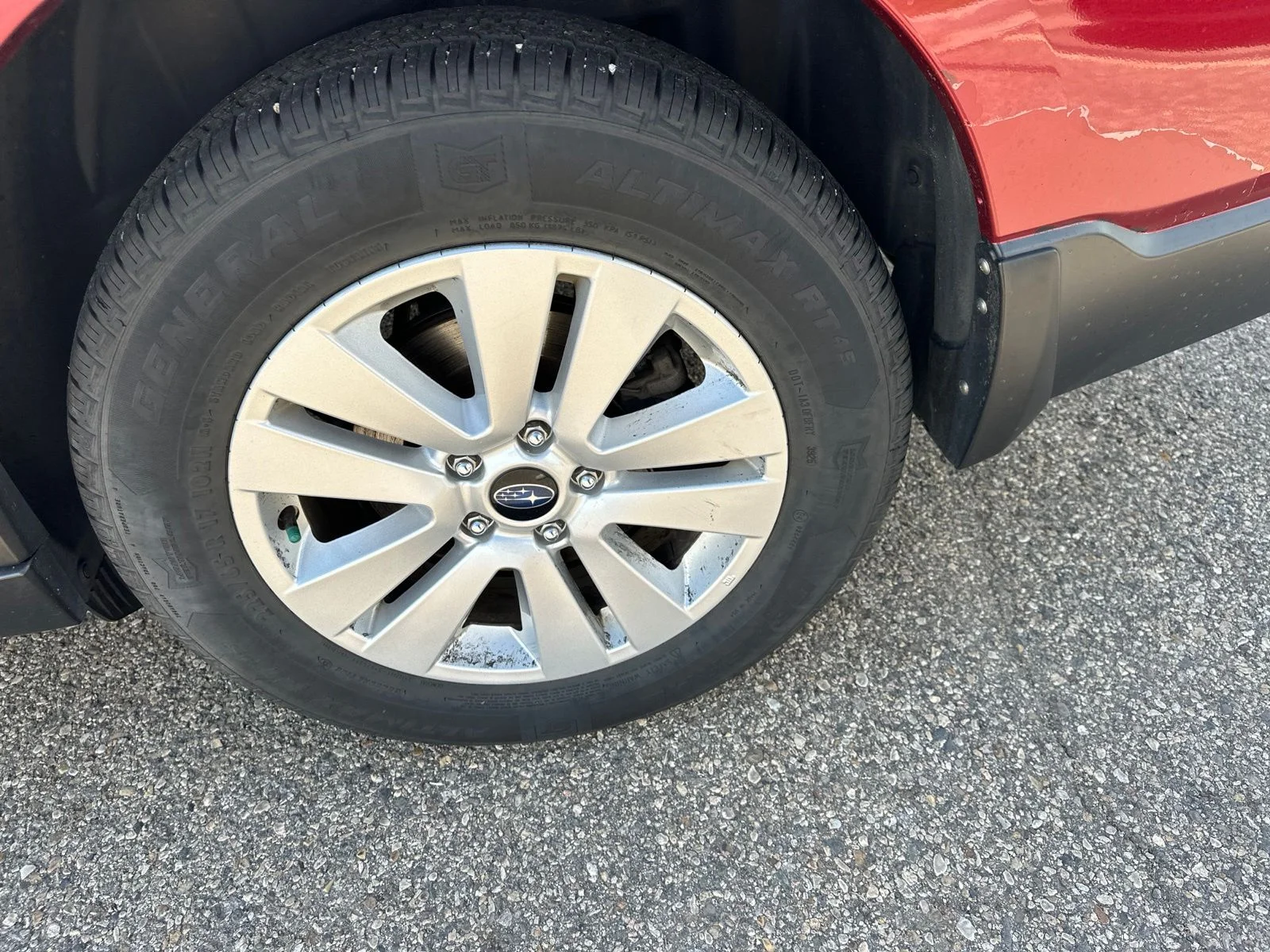 Used 2018 Red Subaru 2.5i Premium image 9