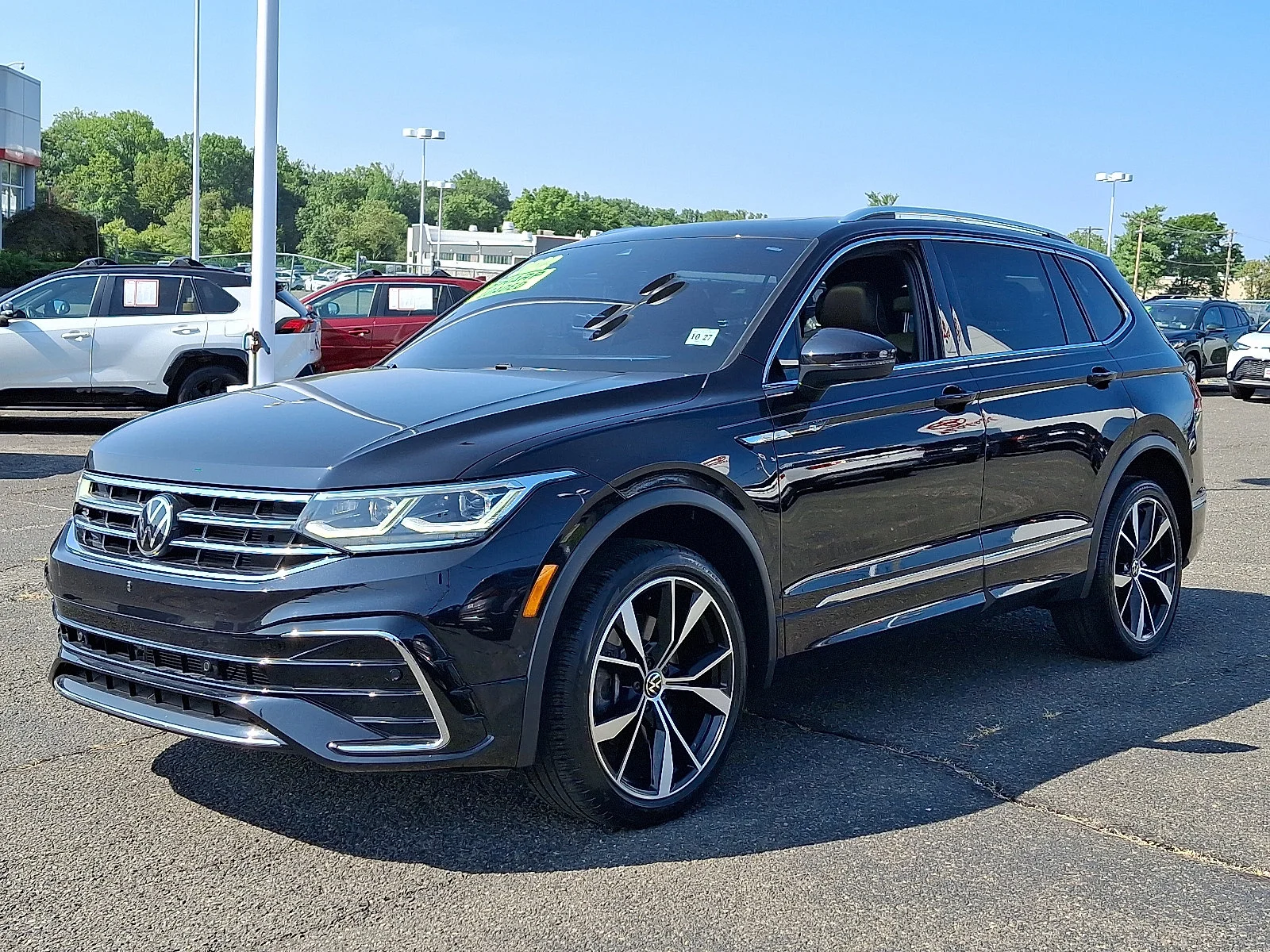 Used 2022 Deep Black Pearl - 2T2T Volkswagen SEL R-Line image 3