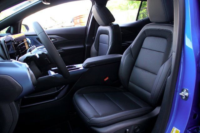 2025 Chevrolet Equinox EV LT - Photo 9