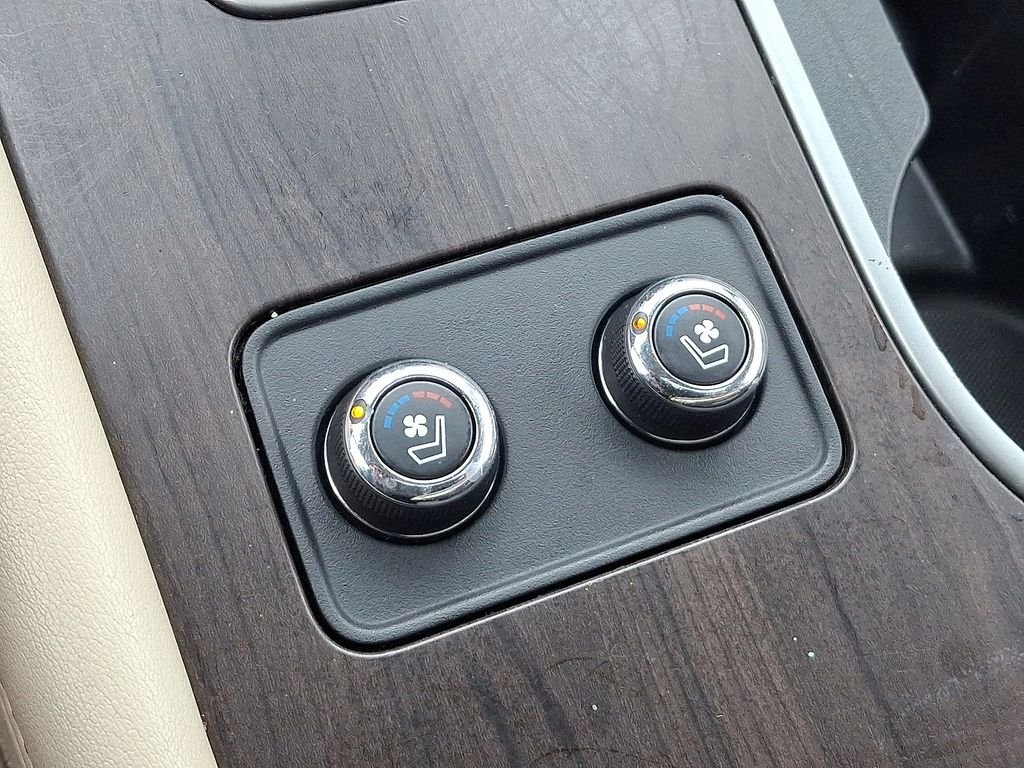 Used 2021 Brown Nissan Platinum image 27