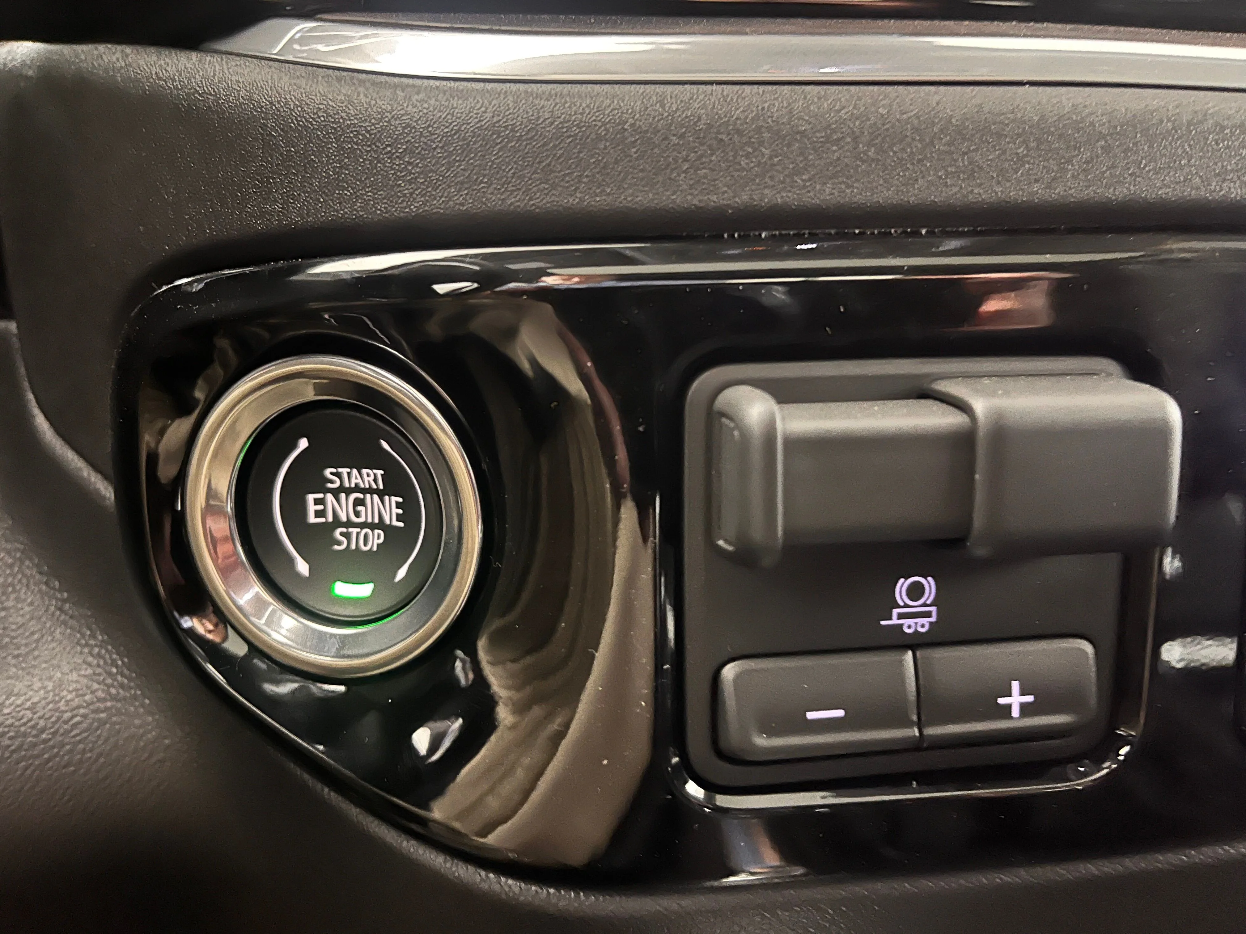 2026 GMC Sierra 1500 SLT - Photo 12