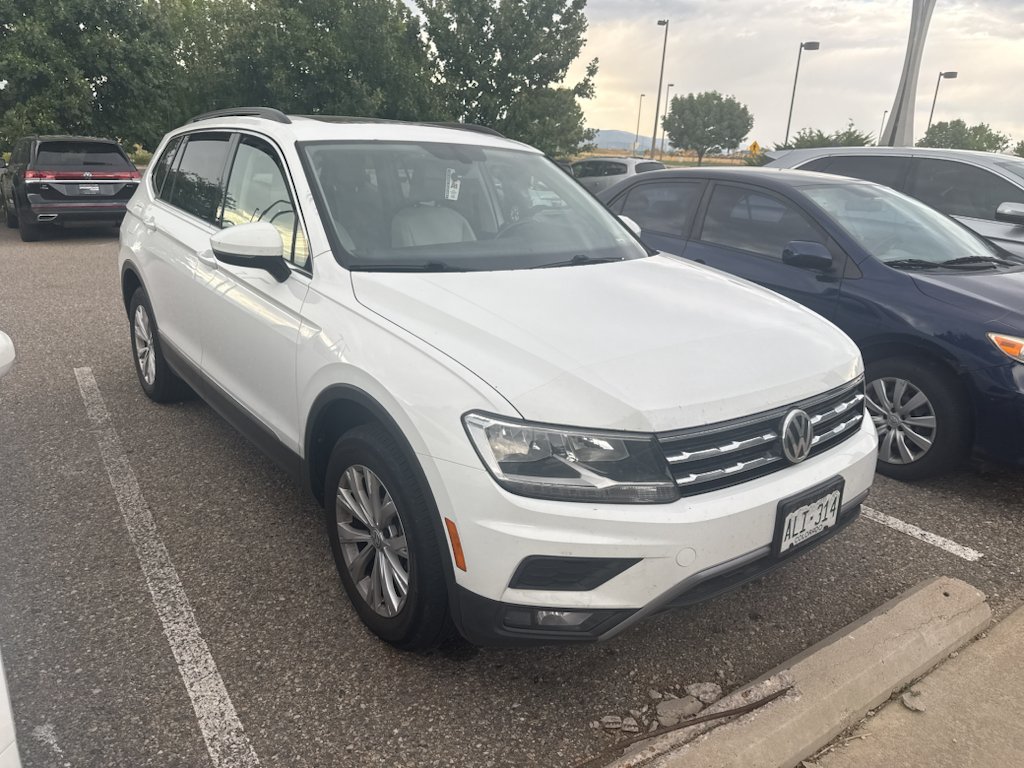 Used 2018 Platinum Gray Metallic Volkswagen SE image 5