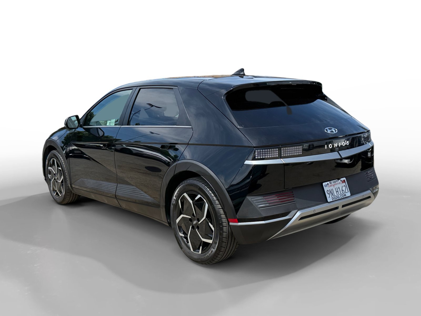 Certified Used 2024 Abyss Black Hyundai SEL image 3