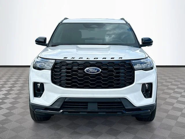 New 2026 White Metallic Ford ST-Line image 2