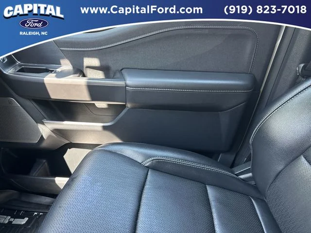 Used 2025 White Ford Lariat image 28