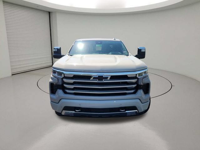New 2026 White Sands Chevrolet High Country image 2