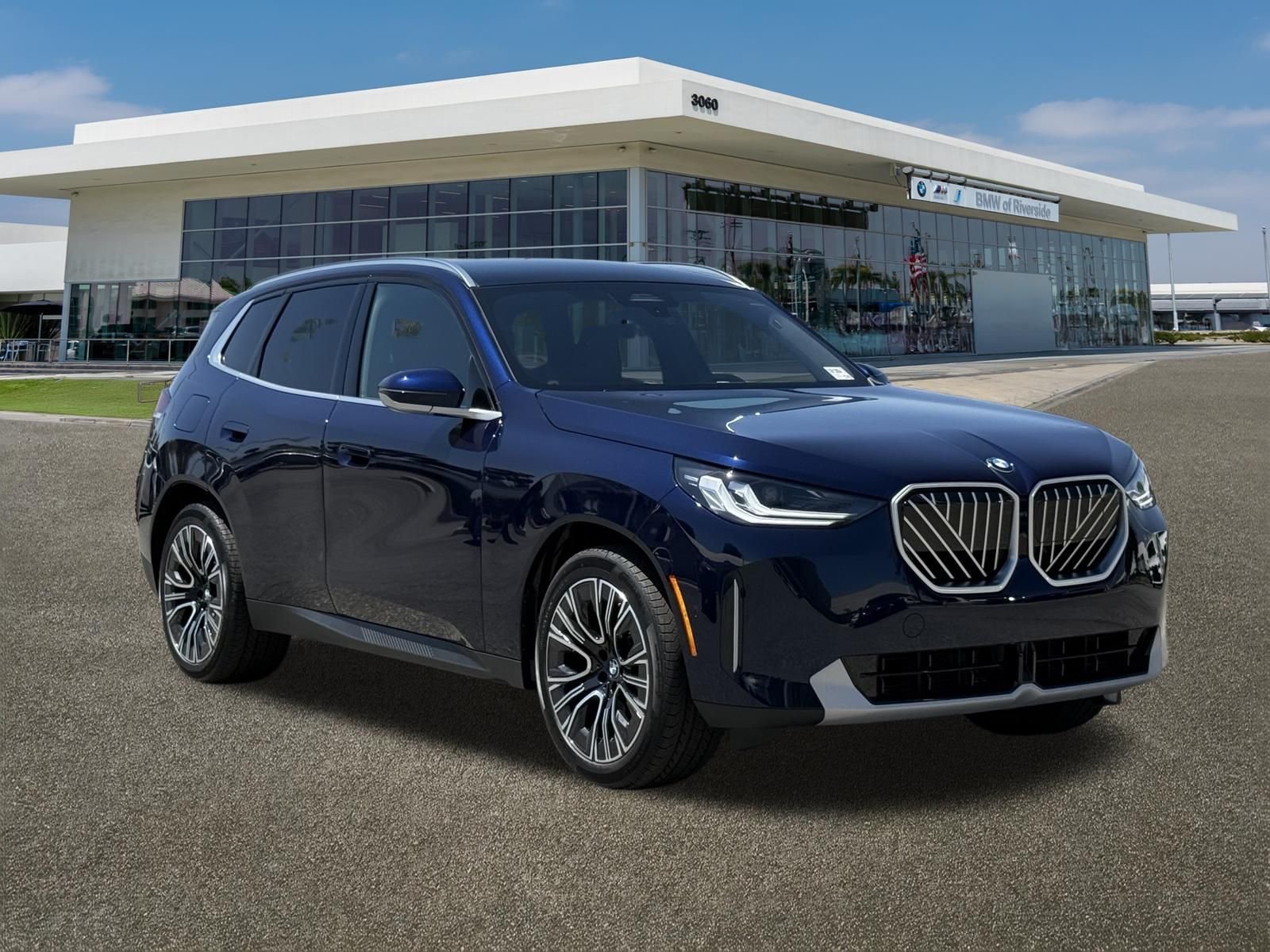 New 2026 Tanzanite Blue II Metallic BMW 30 xDrive image 2