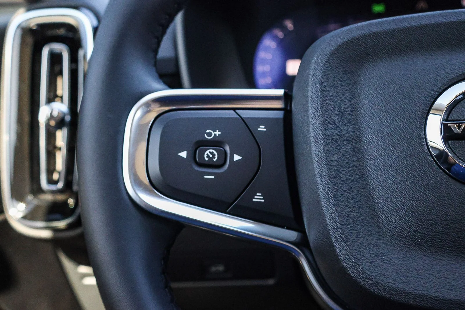 2026 Volvo XC40 Core - Photo 40