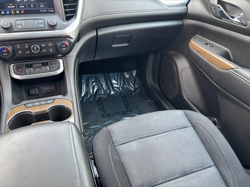 2021 GMC Acadia SLE - Photo 16