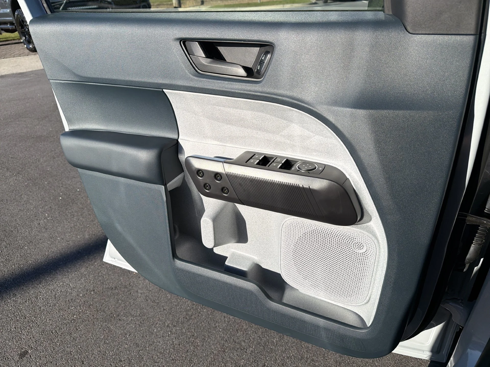 New 2026 Space White Metallic Ford XLT image 14