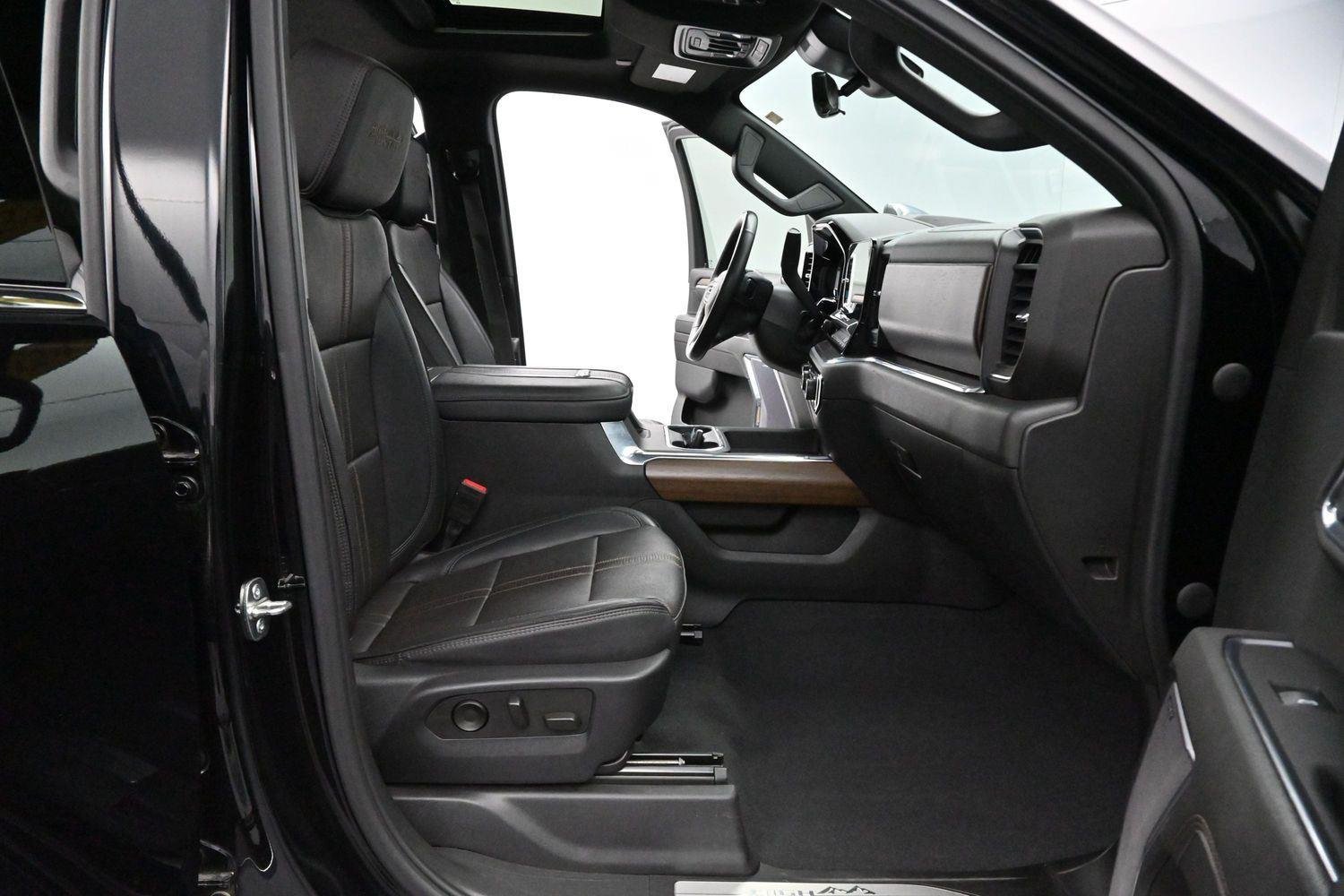 Used 2024 Black Chevrolet High Country image 31