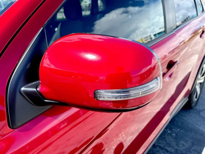 Used 2022 Red Diamond Mitsubishi SE image 12