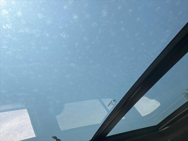 New 2026 Bright White Clear-Coat Exterior Paint Jeep Limited Reserve image 30
