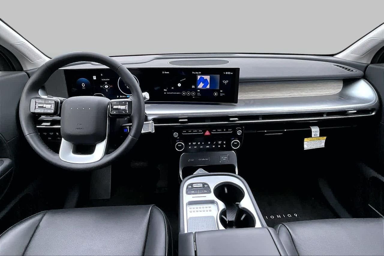 New 2026 Snow White Pearl Hyundai SEL image 5