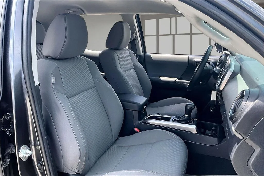 Used 2022 Gray Toyota SR5 image 28
