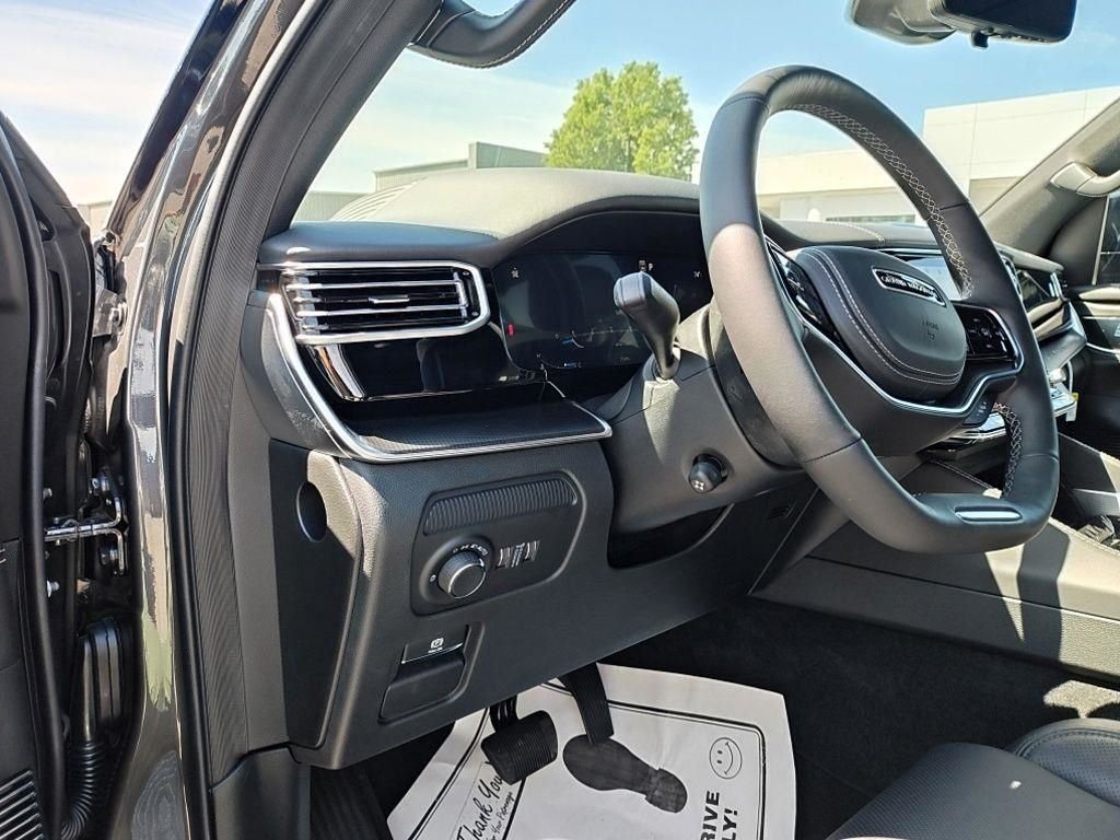 New 2026 Baltic Gray Metallic Clearcoat Jeep Summit Obsidian image 20