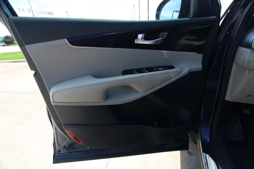 Used 2019 Blue Kia LX image 37