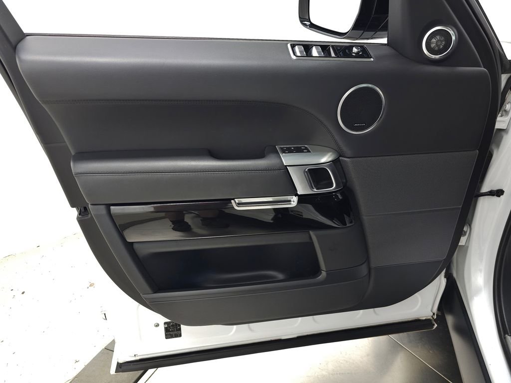 Used 2022 Fuji White Land Rover SVR image 14