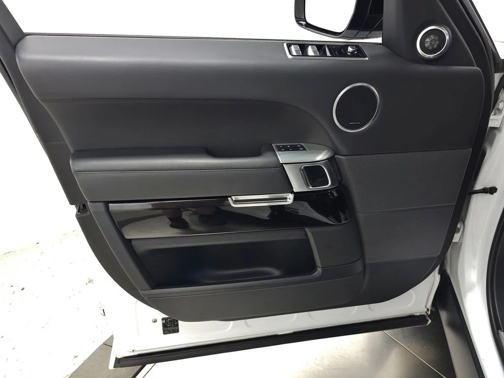Used 2022 Fuji White Land Rover SVR image 14