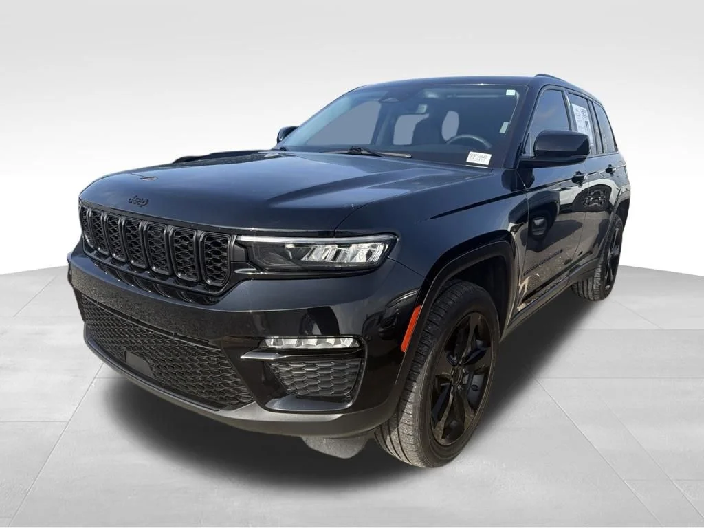 Used 2023 Diamond Black Jeep Limited image 10