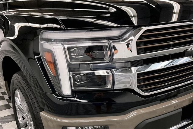 Used 2025 Agate Black Metallic Ford King Ranch image 37