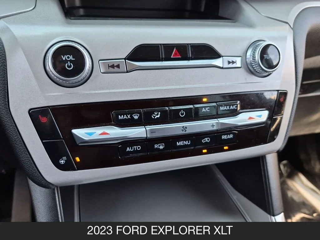 Used 2023 Silver Ford XLT image 22