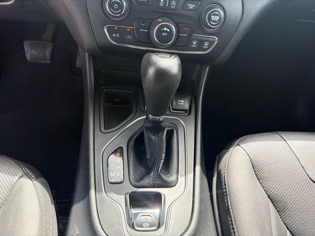 Certified Used 2021 Diamond Black Jeep Latitude Lux image 24