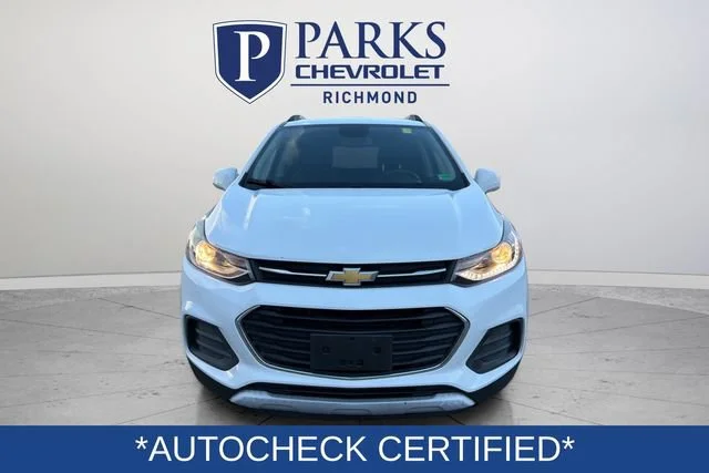 Used 2017 SUMMIT WHITE Chevrolet LT image 2