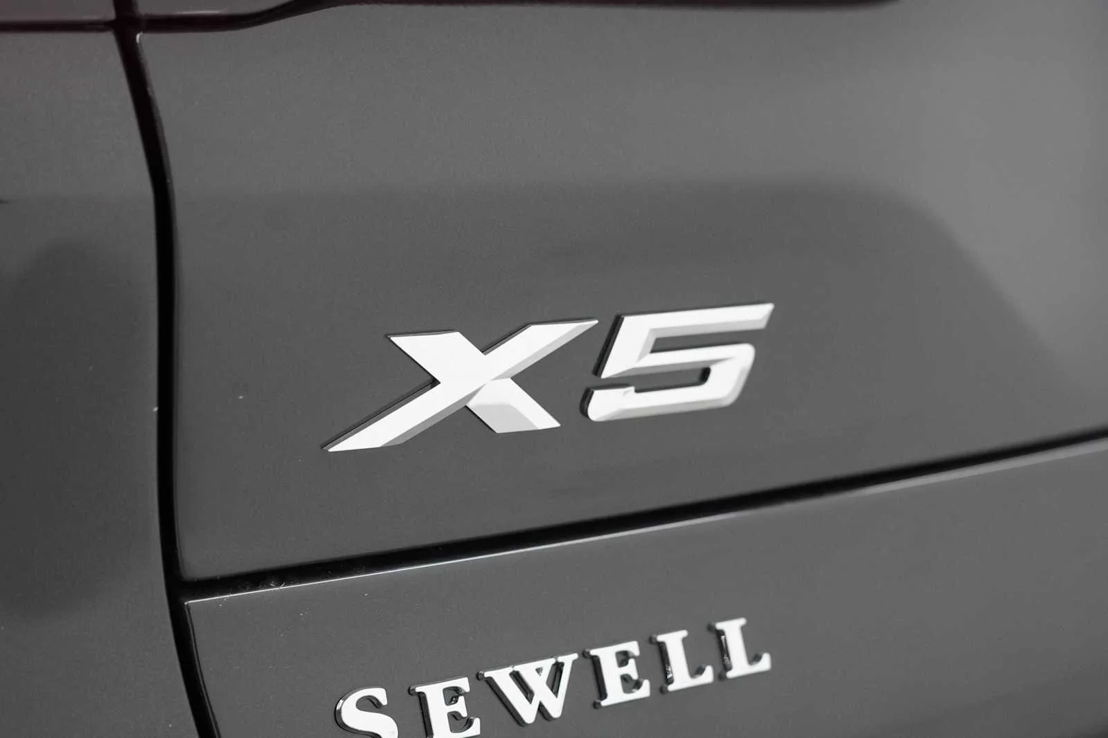 Used 2026 Black Sapphire Metallic BMW xDrive40i image 9