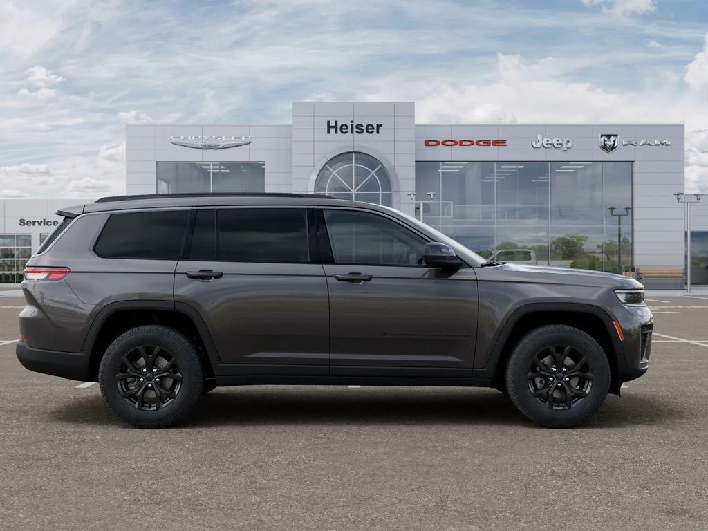 New 2026 Baltic Gray Metallic Clear-Coat Exterior Paint Jeep Altitude image 21