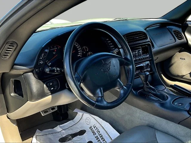 Used 2002 White Chevrolet Base image 14