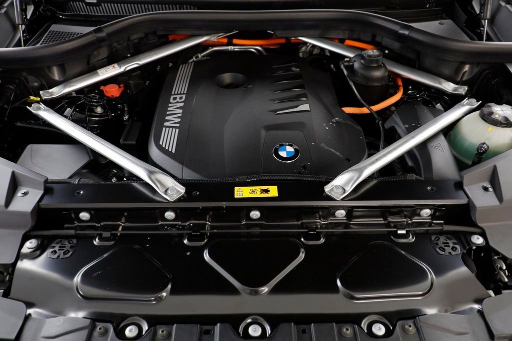 New 2026 Black Sapphire Metallic BMW xDrive50e image 22