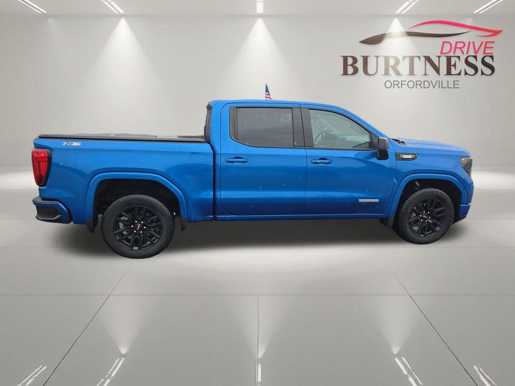 Used 2023 Blue GMC Elevation image 9
