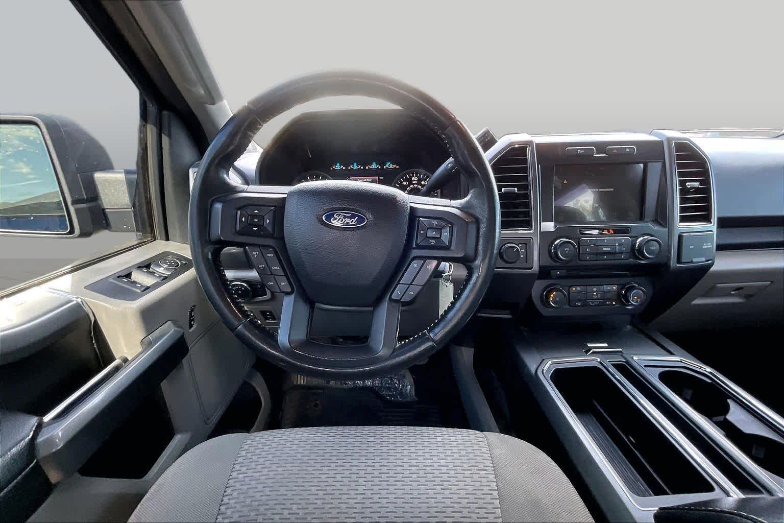 Used 2017 Blue Jeans Metallic Ford XLT image 6