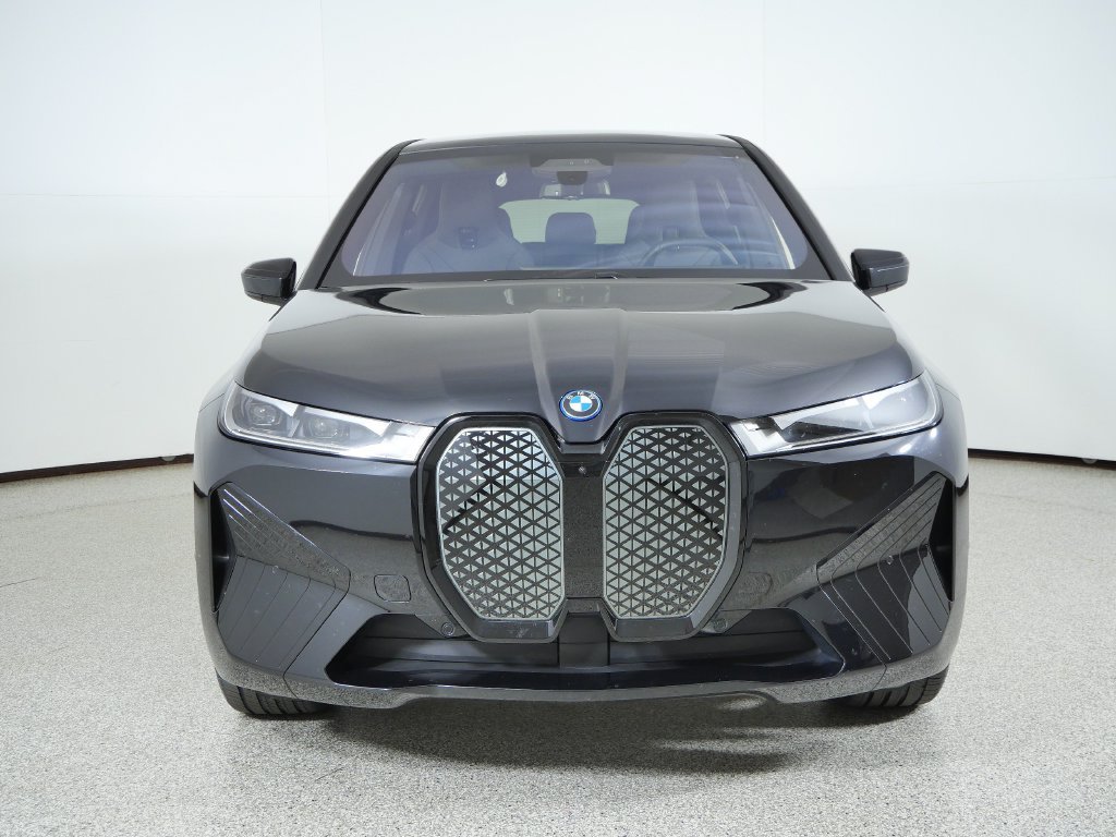 Used 2024 Black BMW xDrive50 image 3