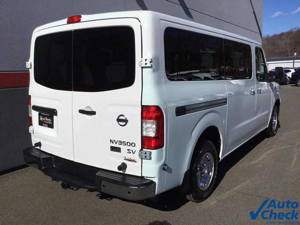 2015 Nissan NV Passenger SV - Photo 11