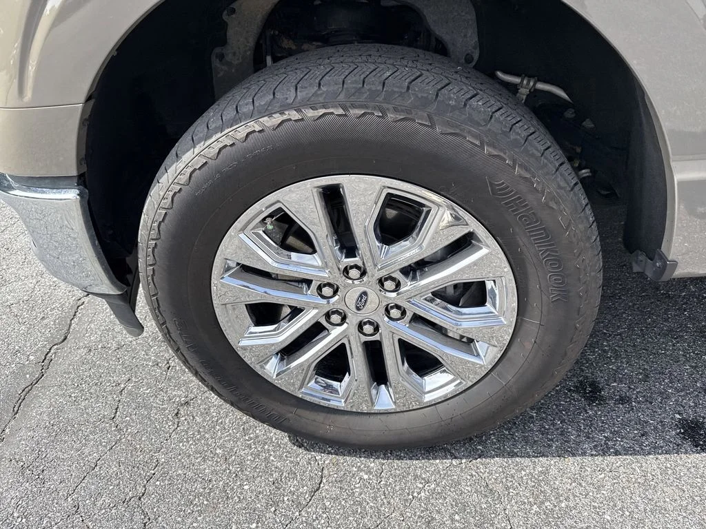 Used 2025 Gray Ford Lariat image 11