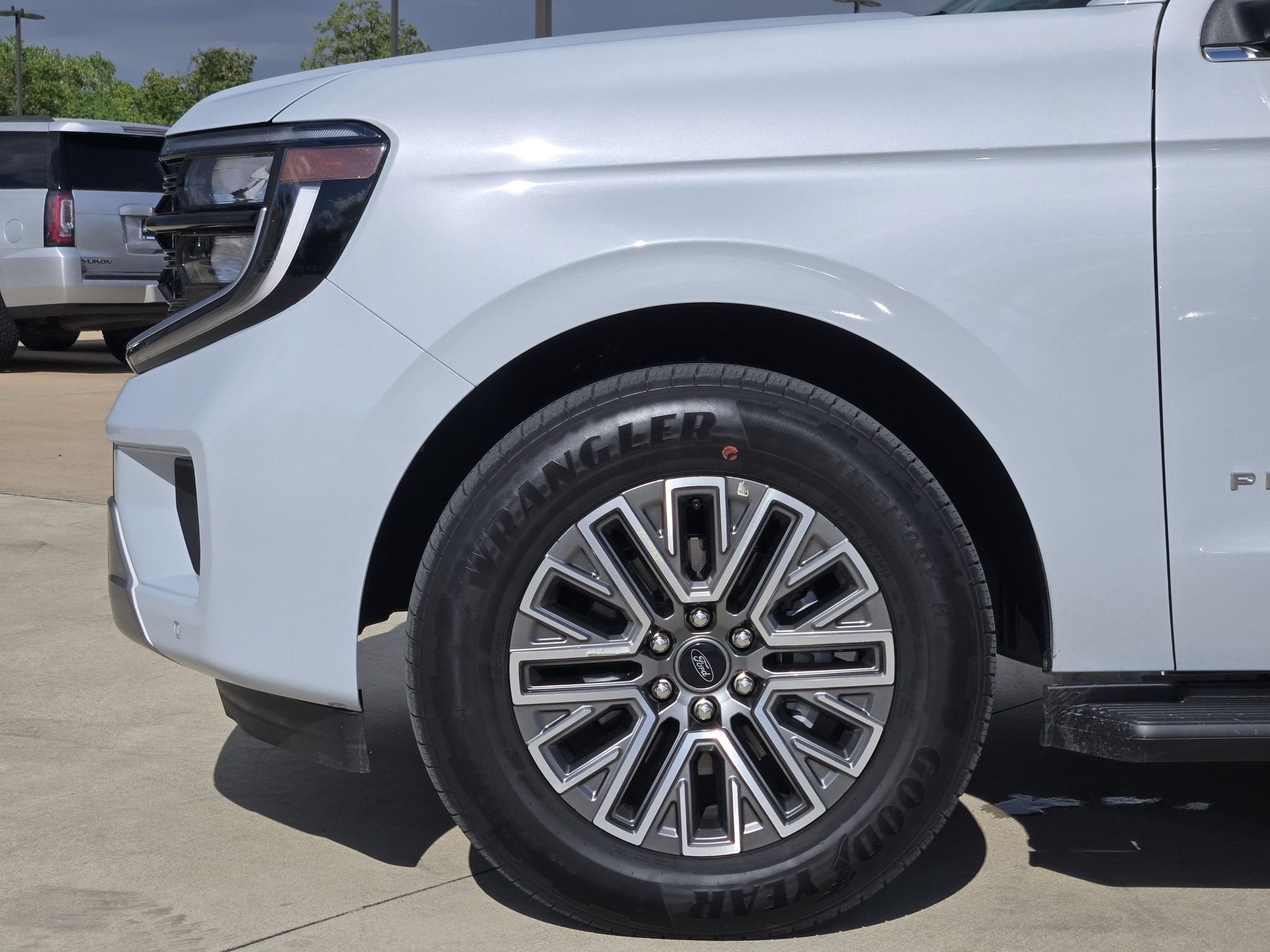 Used 2026  Ford Platinum image 9