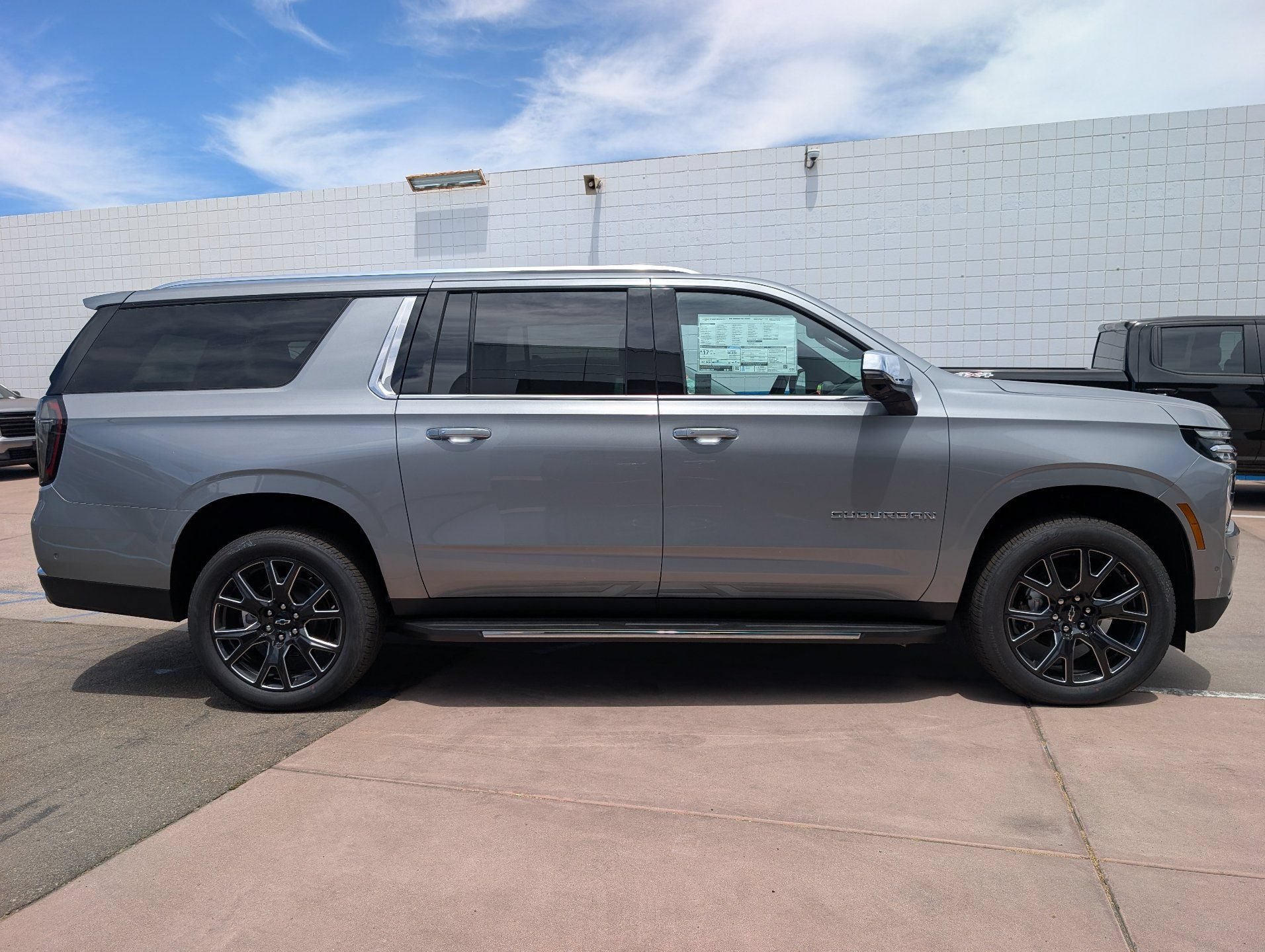 2026 Chevrolet Suburban Premier - Photo 7