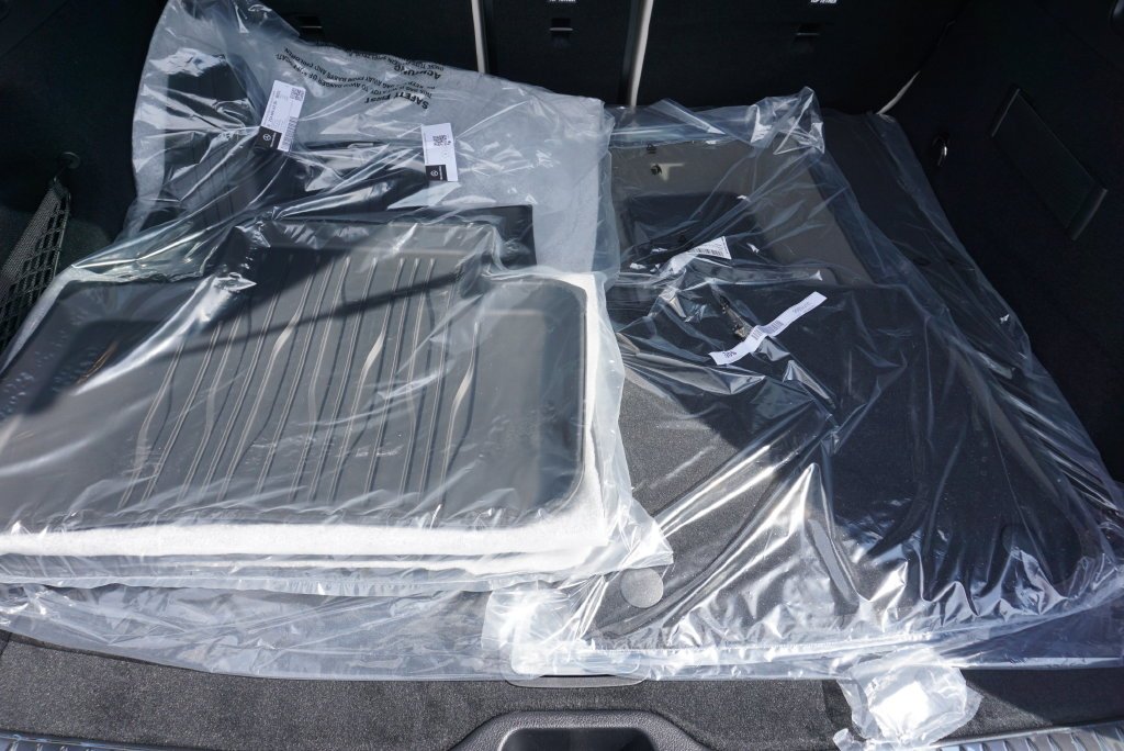 New 2027 Verde Silver Metallic Mercedes-Benz GLC 300 image 68