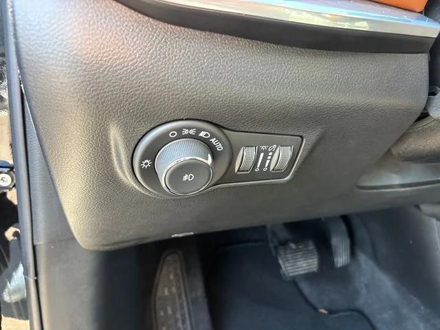 Used 2024 Black Jeep Limited image 15