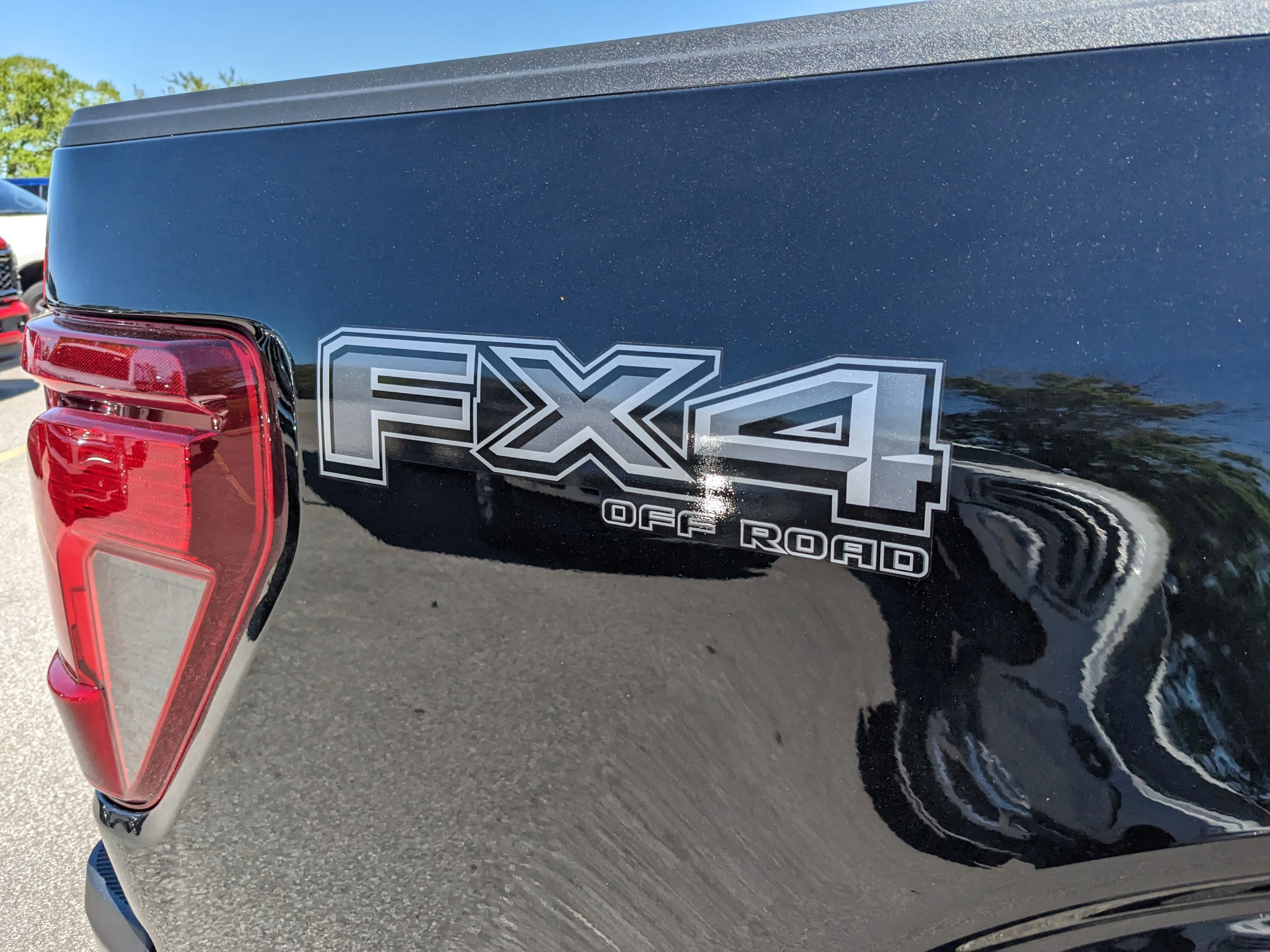 New 2026 Agate Black Metallic Ford XLT image 10