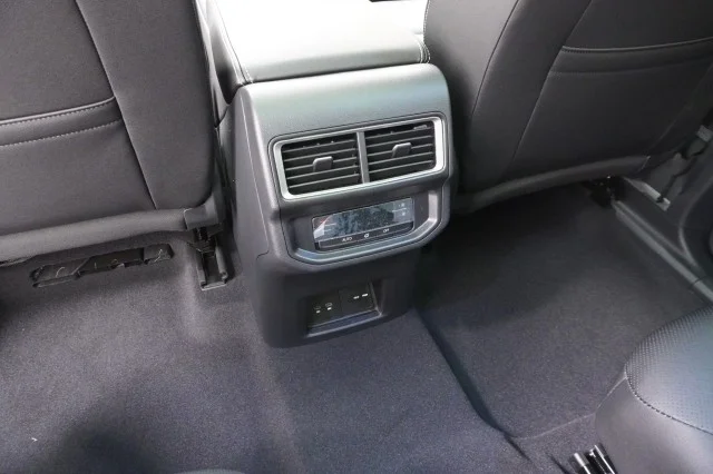 New 2026 Avocado Green Pearl Volkswagen 2.0T SE w/Technology image 23
