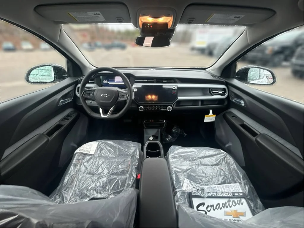 New 2027 Summit White Chevrolet LT image 51