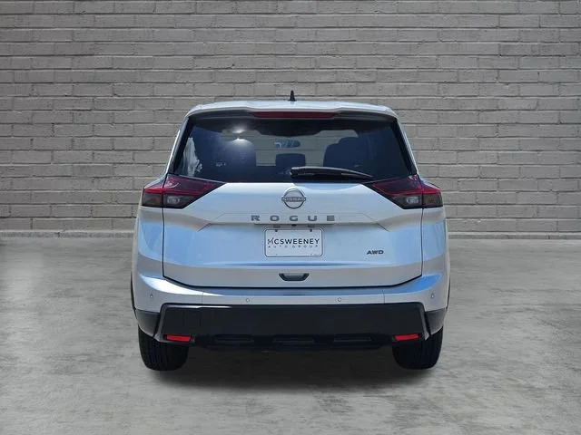Used 2024 Silver Nissan S image 4