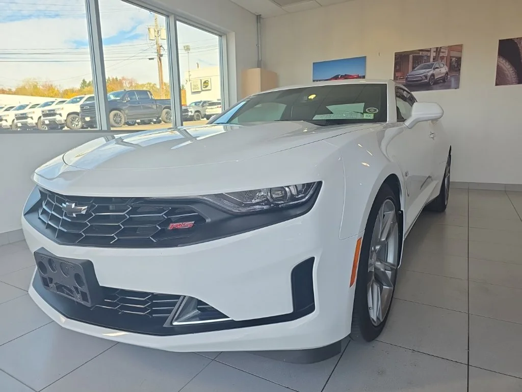 Certified Used 2022 White Chevrolet 2LT image 28