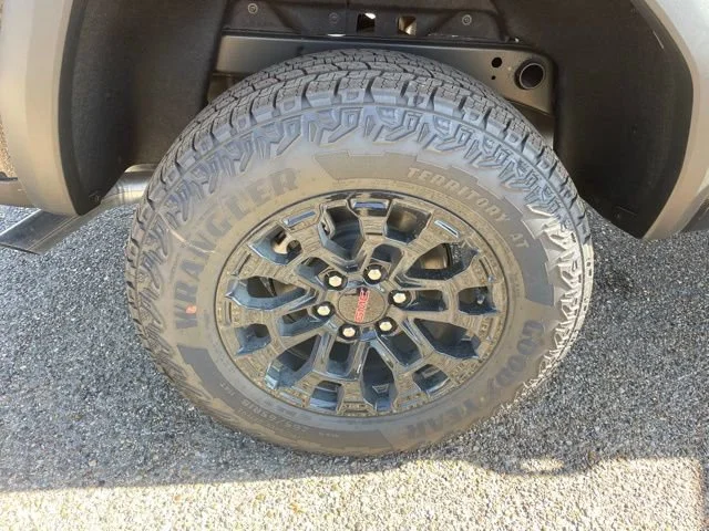 New 2026 Onyx Black GMC Elevation image 21